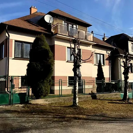 Kır Evi Natali *